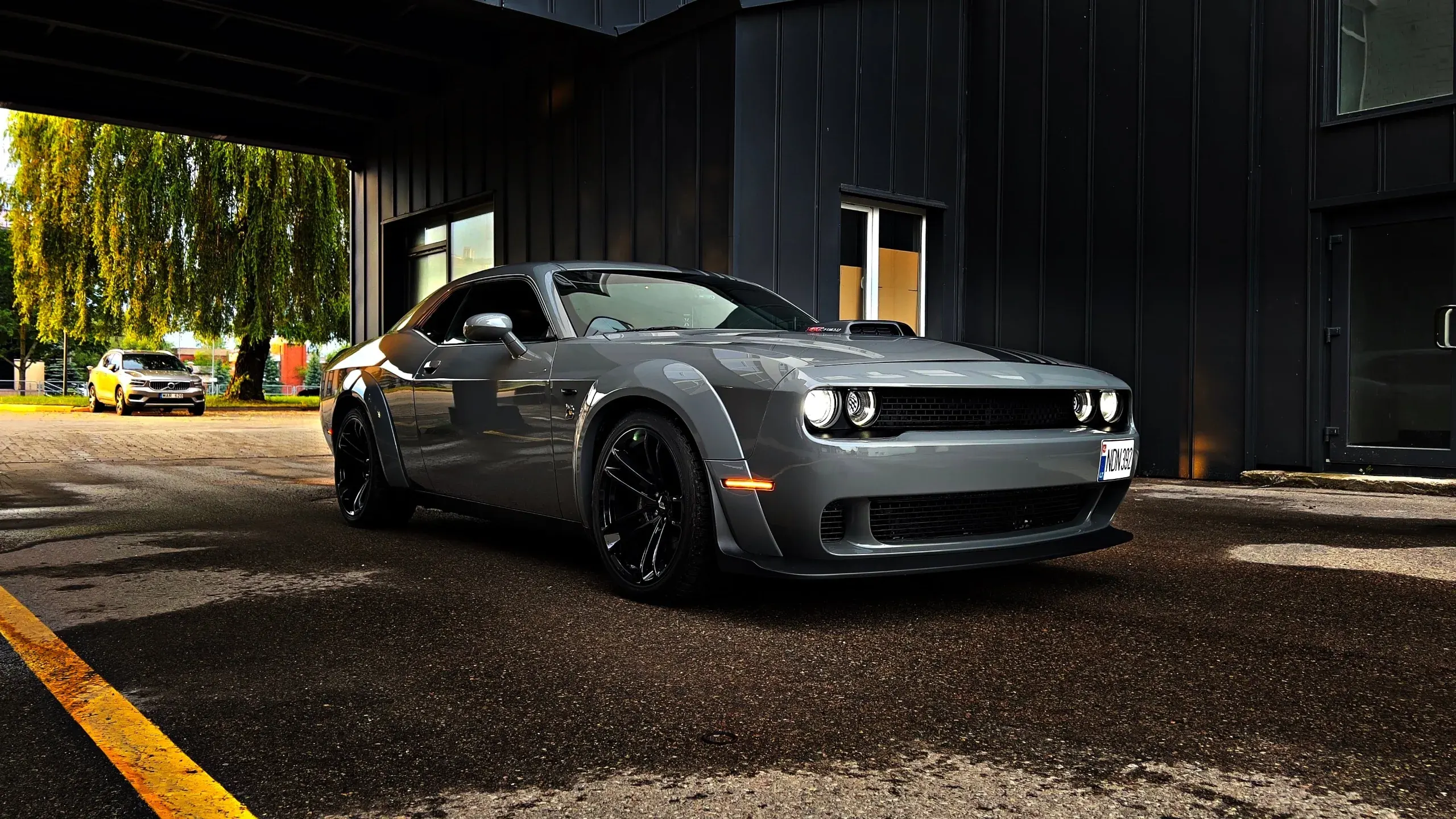 Dodge Challenger · 2