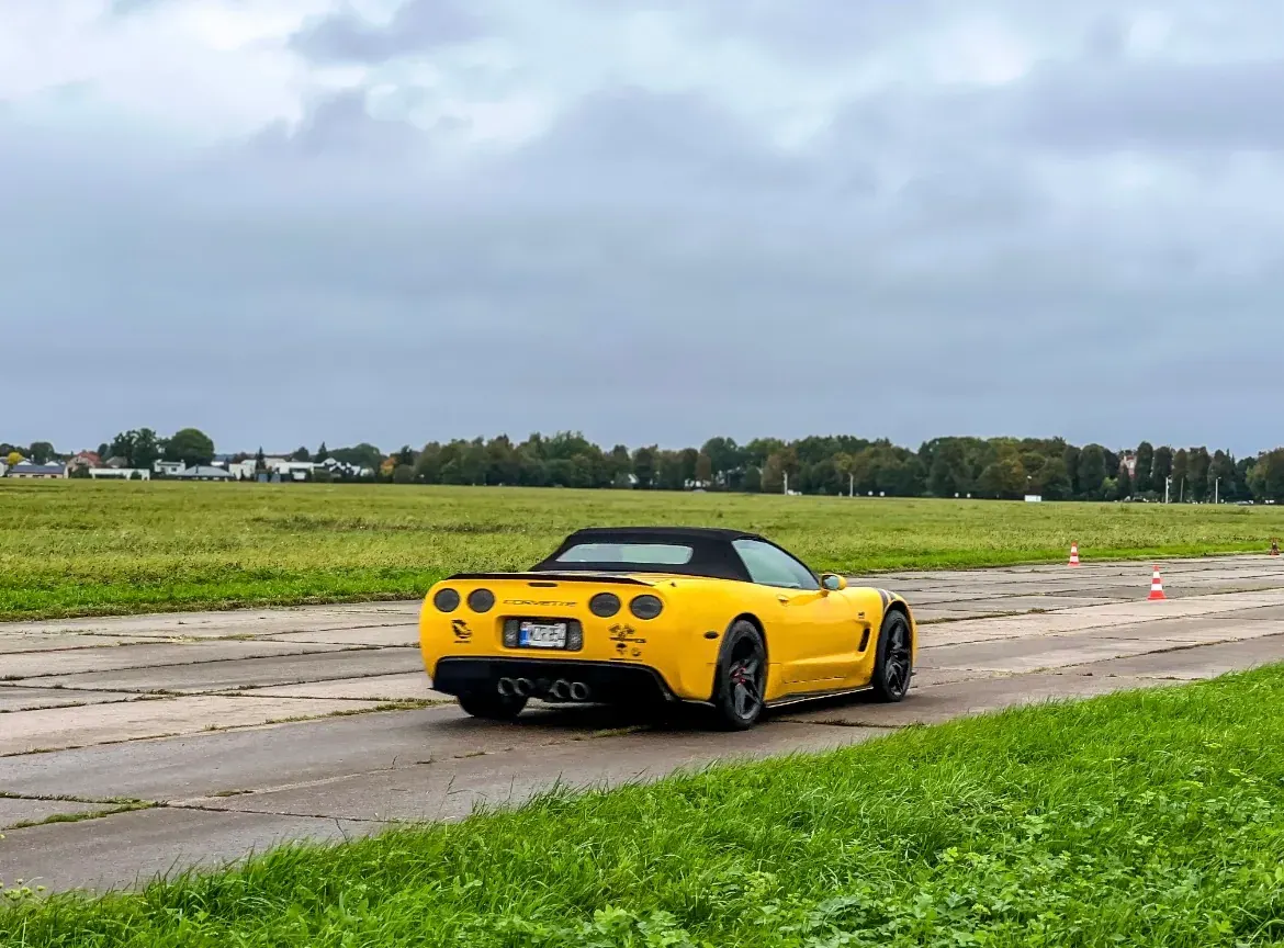 Chevrolet Corvette · 4