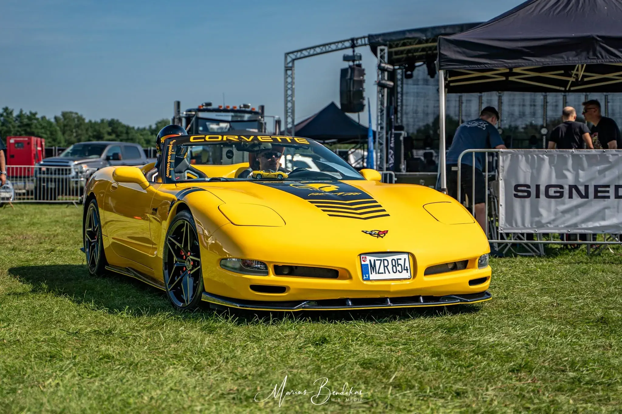 Chevrolet Corvette · 2