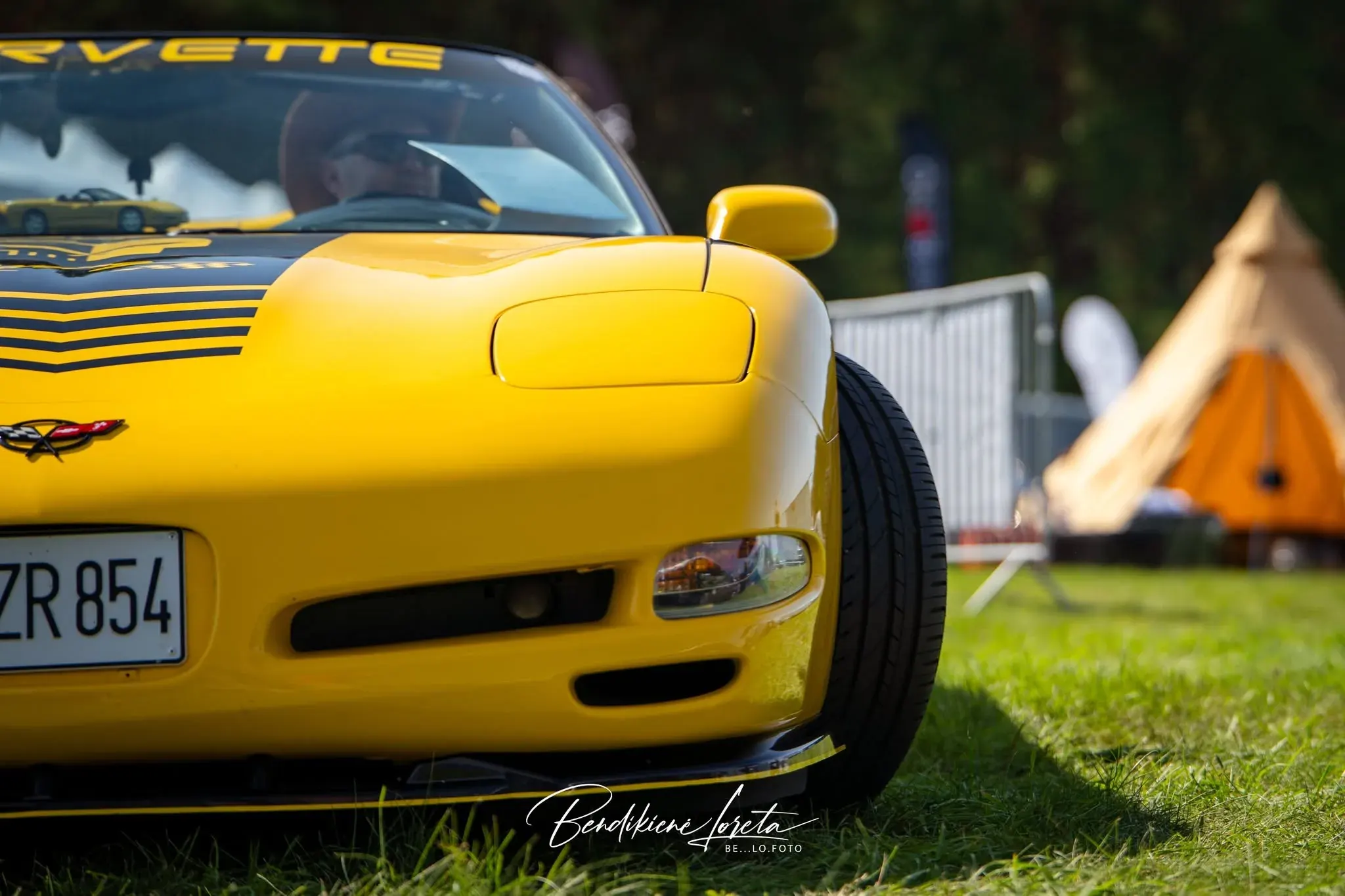 Chevrolet Corvette · 6