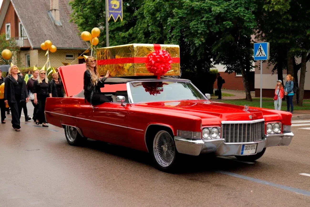 Cadillac Deville Convertible · 4