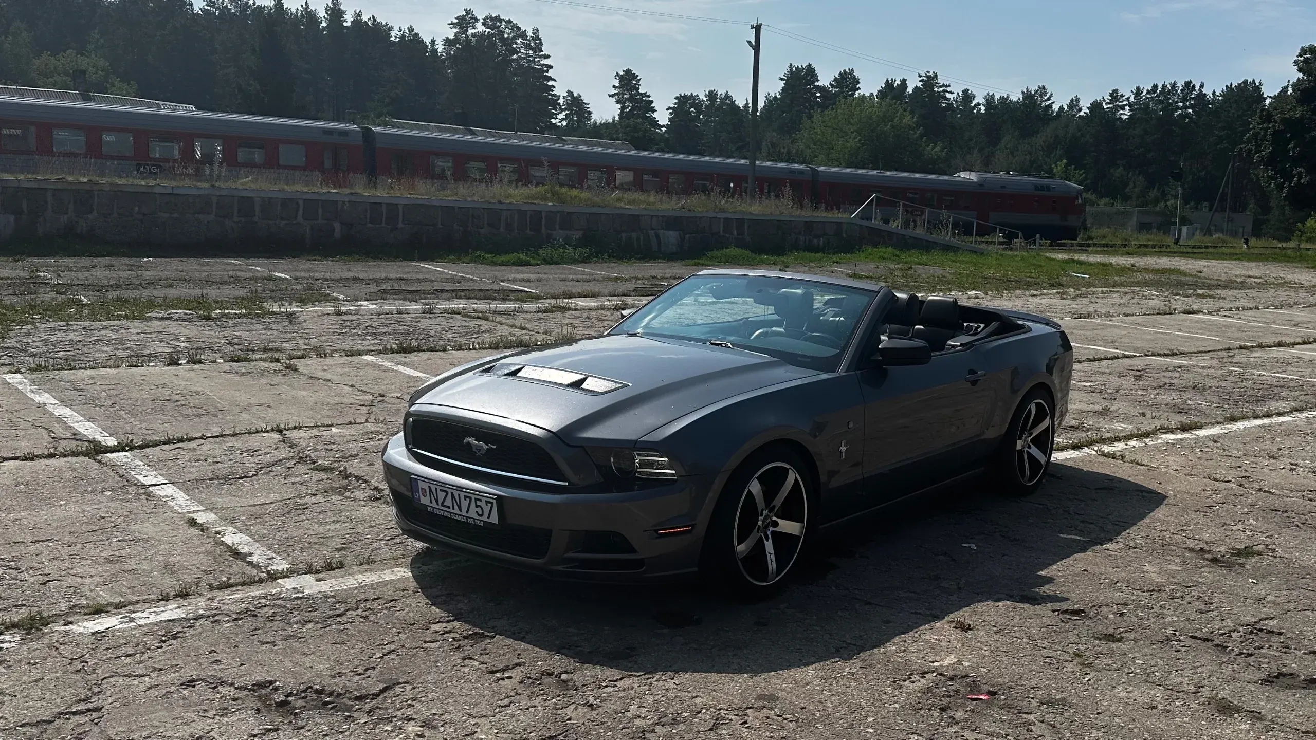Ford Mustang · 2