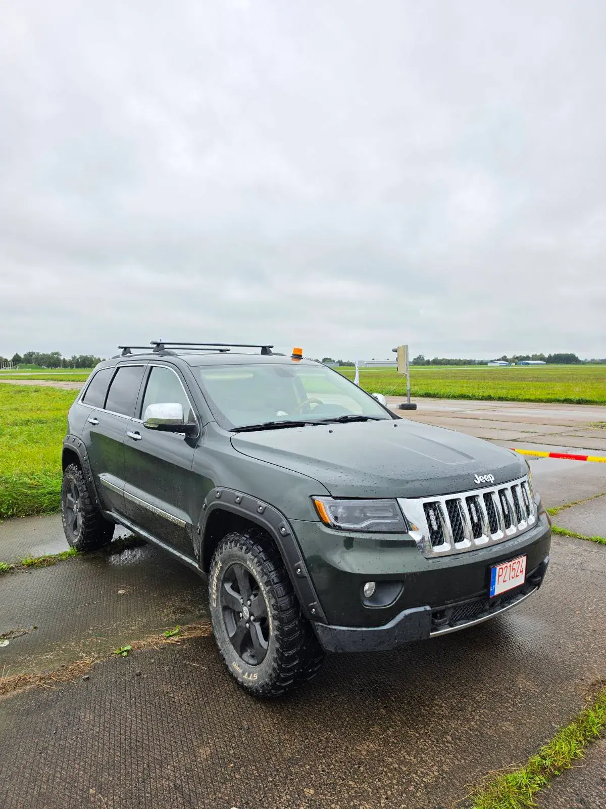 Jeep Grand Cherokee · 3