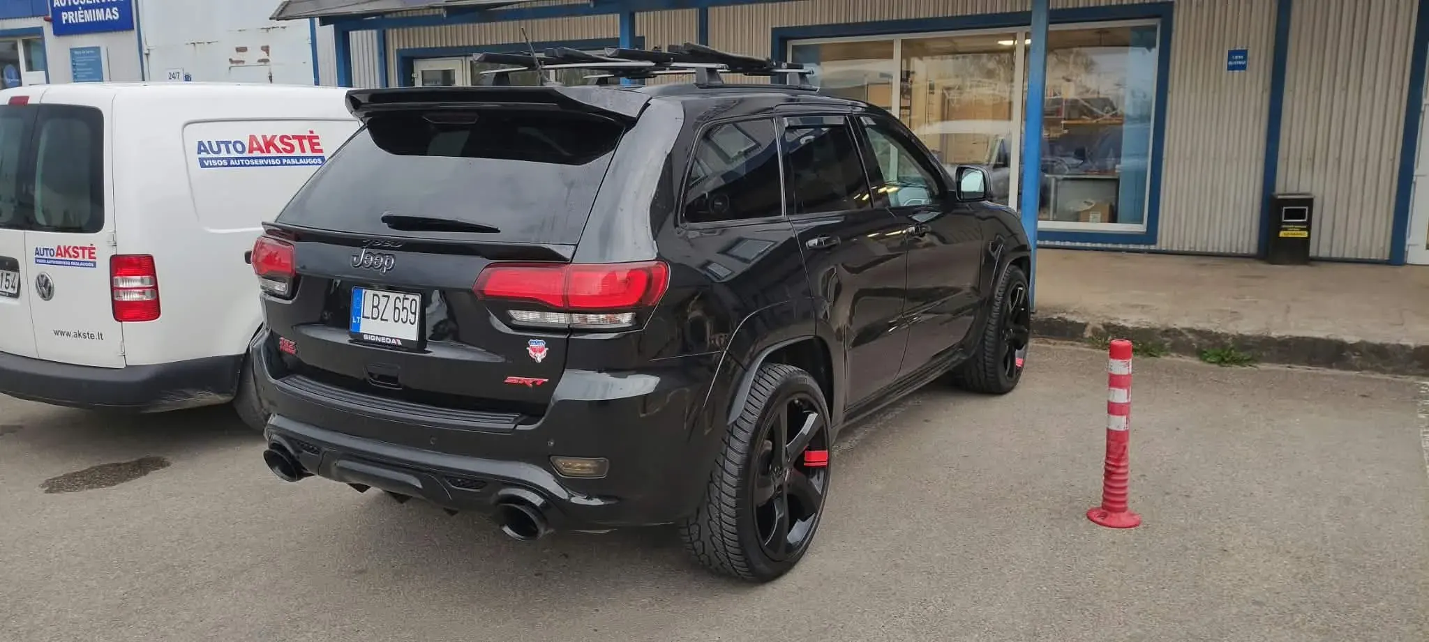 Jeep Grand Cherokee · 2