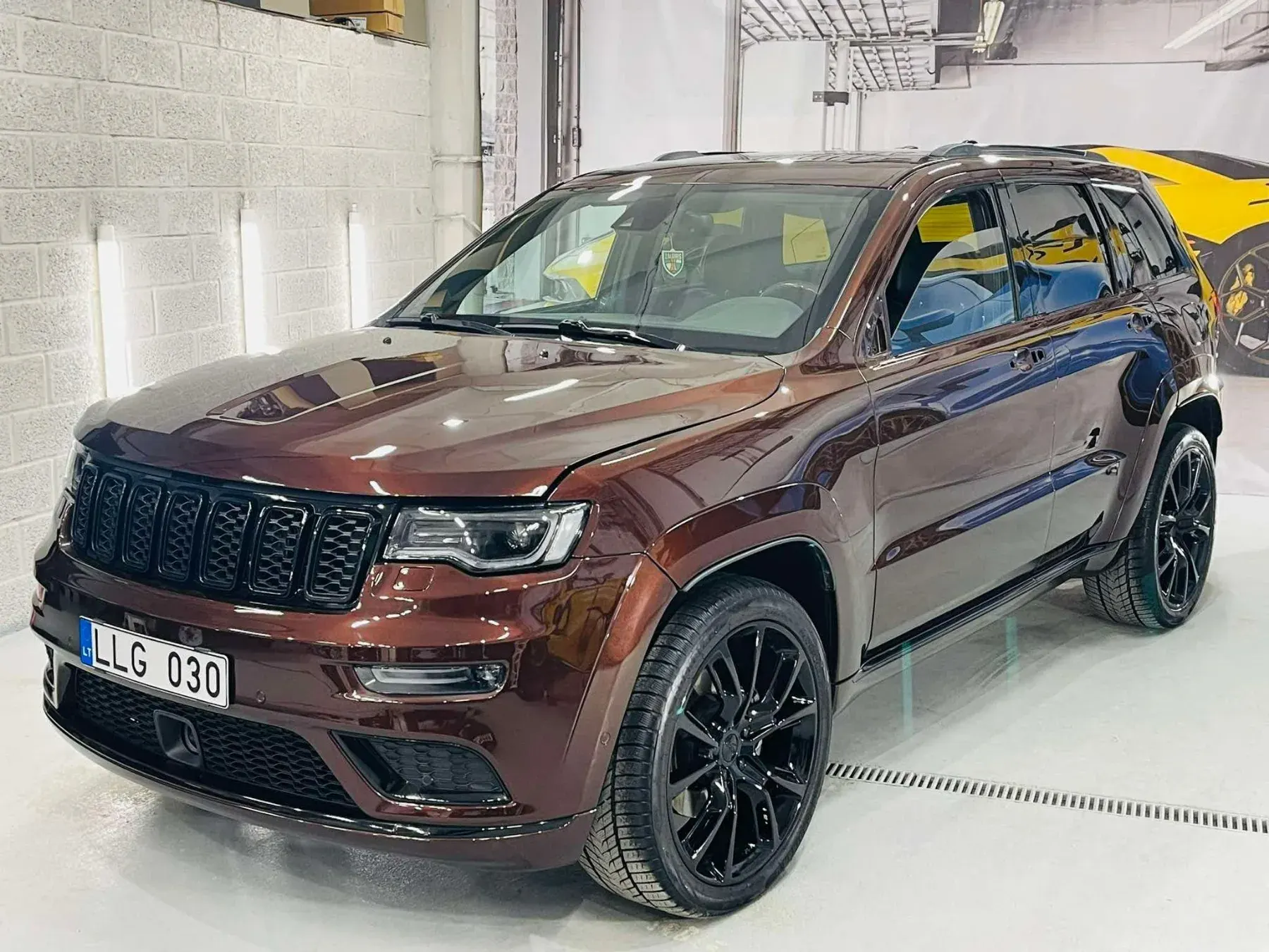 Jeep Grand Cherokee · 6