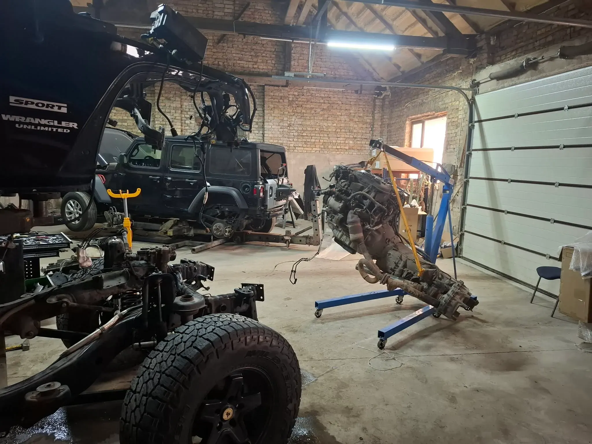 Jeep Wrangler · 6