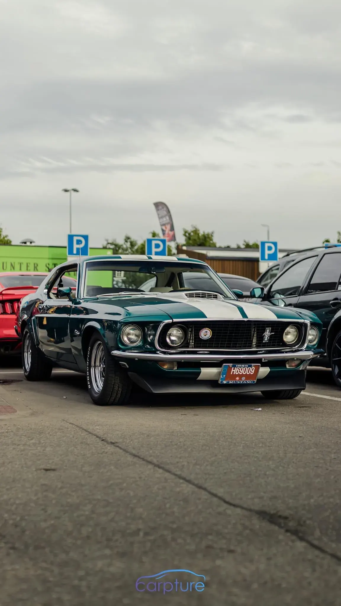Ford Mustang · 4